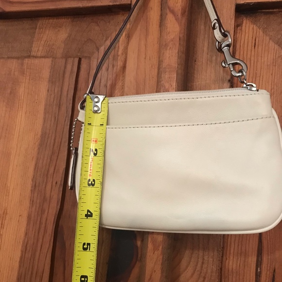 Coach white wristlet - Picture 6 of 7